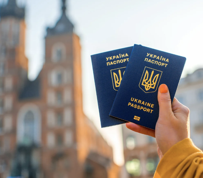 Cover Image for Once around the world without a penny: 11 tips for working abroad without money.