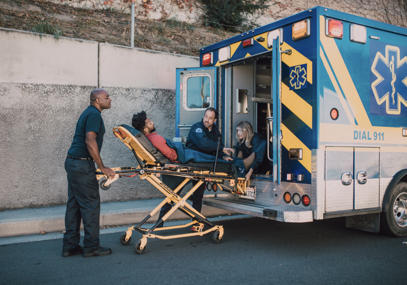 Cover Image for Comparación de paramédicos y médicos: similitudes y diferencias en el cuidado de emergencias