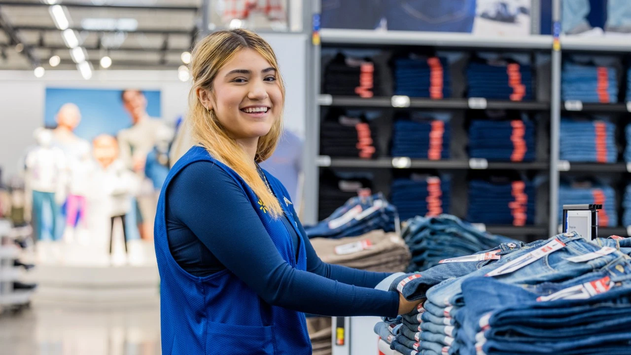 Cover Image for Walmart has Over 20,000 Jobs For you Today
